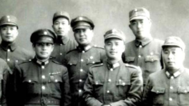北京功德林内，杨伯涛骂黄维：你是18军的罪人，我永远不会原谅你