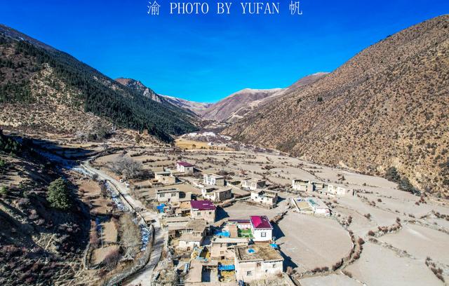 昌都自駕遊第一天：重慶飛邦達，逛古村、泡溫泉，疑似拍到藏羚羊