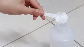 擦玻璃的水配制方法，怎样自己配制擦玻璃水