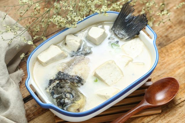 明日谷雨，俗语“谷雨一碗汤，不劳医生帮”，一碗汤指的是啥？