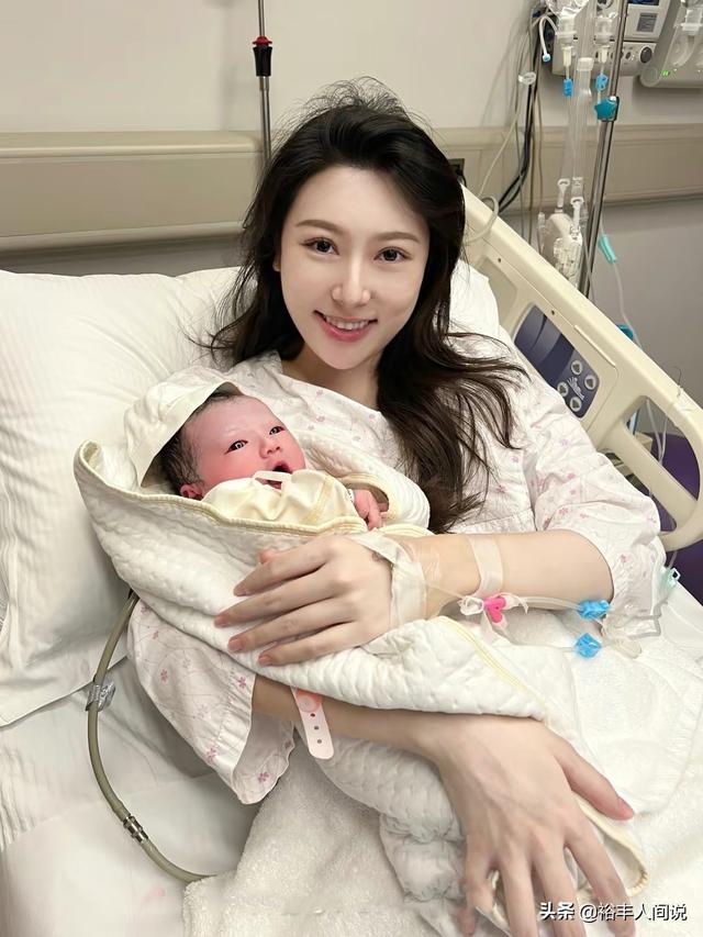 Congratulations! Chen Peisi was officially promoted to uncle  picture