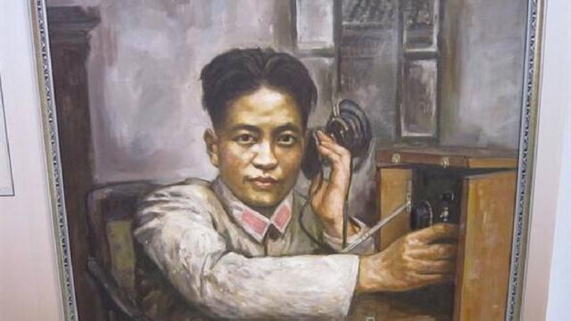 毛主席为红军电台发愁，一国军俘虏站了出来，25年后成开国中将