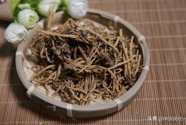 春天肝火旺，一个七味药材组成的中成药，助你疏肝气、泻肝脏之火