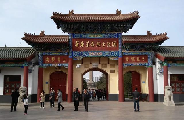 老搭档遗孀瘫痪住院半个月，没医生来看病，粟裕：马上换一等病房