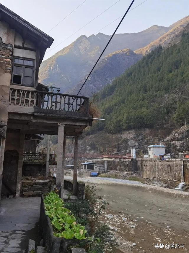 重慶市巫溪縣甯廠鎮，世界制鹽鼻祖之地，超萬人的生活區人去房空