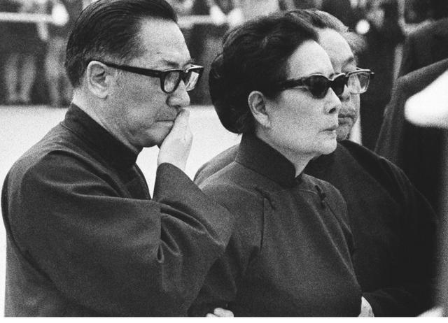 1982年，廖承志致信蒋经国，他没有回复，宋美龄代为回信极度刻薄