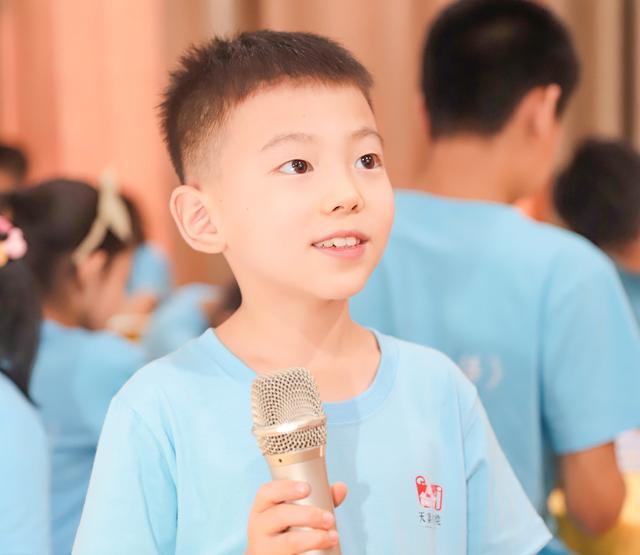 如何让孩子敢开口表达？除了先写稿照着念，还有这7个方法！#演说