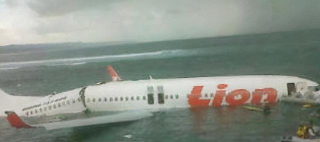 一架波音737客机在广西坠毁，5分钟掉落1万米，132人经历了什么？
