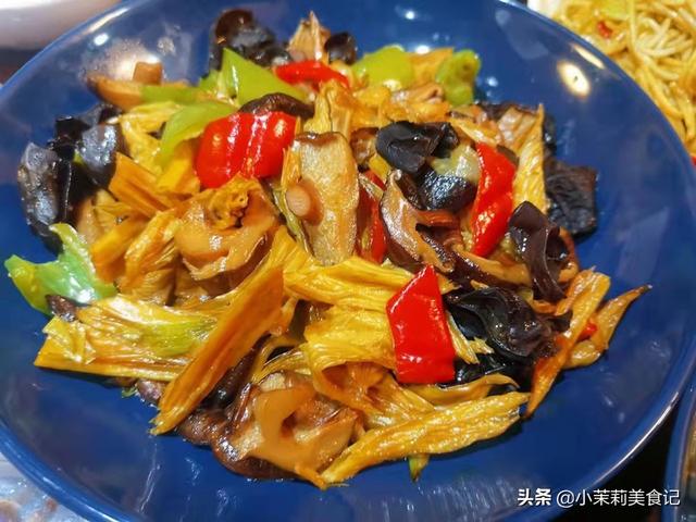 同事来看宝宝，我做8道菜，同事：以后每周帮你带孩子，管饭就行