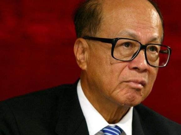 霍英东家族捐1千万，李兆基捐1300万，但都不如李嘉诚的贡献大