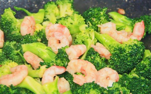 阳春三月，养肝“黄金期”，10食物要多吃，滋阴养肝，越吃越年轻