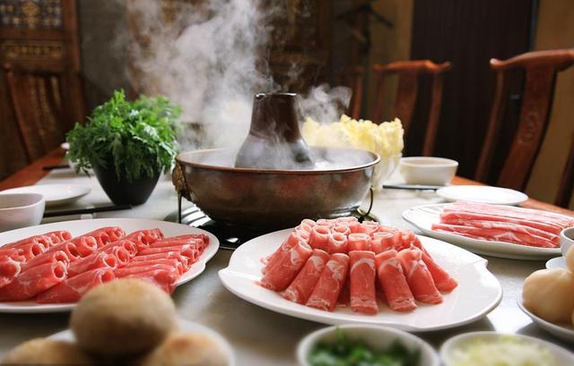 空腹不能喝牛奶、吃香蕉？错了！空腹真正不能吃的是这3类食物