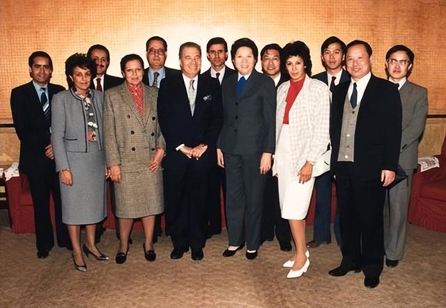 陈慕华：国军少将之女，成为中国第二位女副总理，却也有遗憾