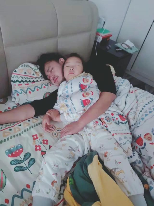 送娃路上奇遇记：你永远也不知道是娃先到校还是意外先到