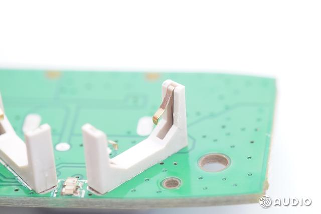 浅入耳式设计，5.1蓝牙芯片，联想thinkplus Liveods LP40拆解报告