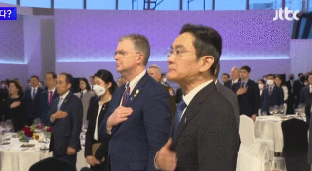韩国人的脸被丢尽了！拜登扔出一张照片，尹锡悦遭全国声讨