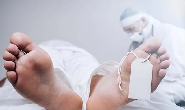 死亡的标准是啥？上海活人被送上殡仪车，此前还有人在火化前复活
