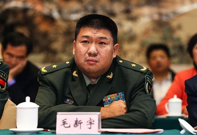 2008年，邵华逝世，毛新宇透露母亲遗愿：想和父亲陪伴在奶奶身边