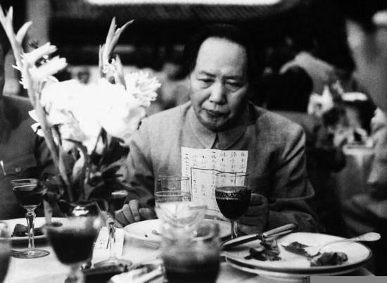 他为毛主席做了22年的饭，从不放一滴酱油，饭后必须亲自销毁菜单