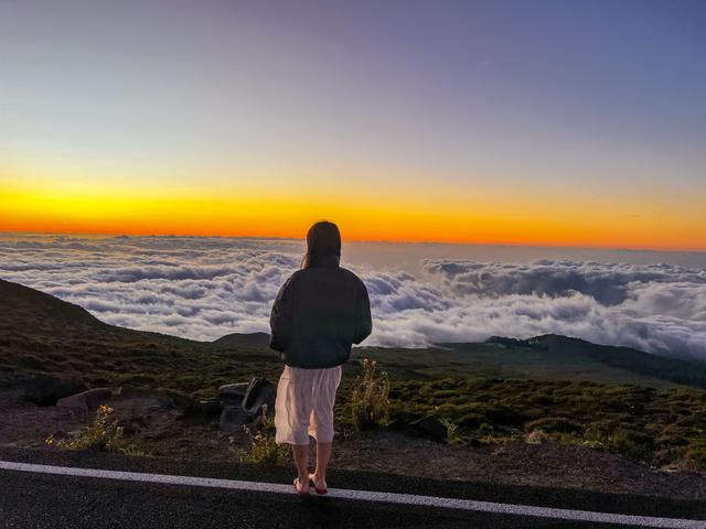 夏威夷最大的休眠火山，砾石散落的地面，是地球上最像火星的地方