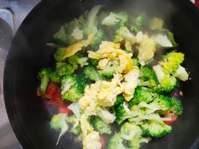 阳春三月，养肝“黄金期”，10食物要多吃，滋阴养肝，越吃越年轻