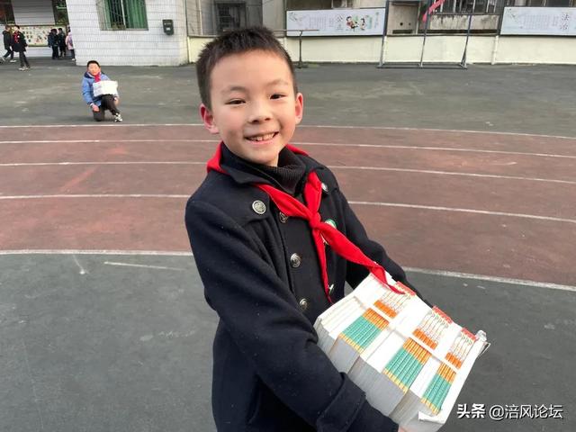 终于等到你！直击涪陵各大学校开学报名第一现场