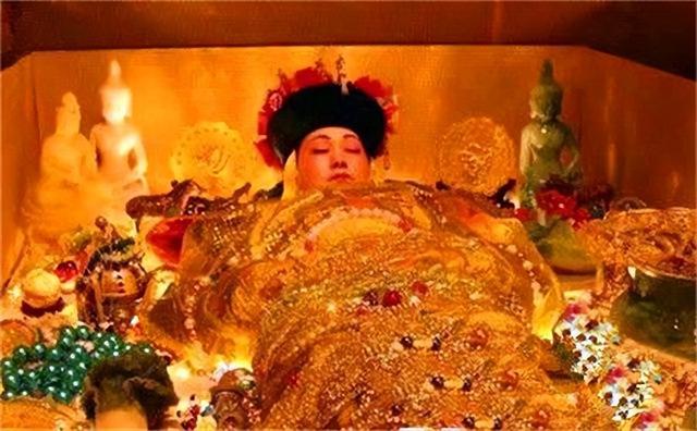 慈禧的最后一天：早晨在处理光绪后事，下午就穿上了寿衣