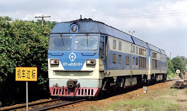 中国铁路机车简介(我国铁路机车车辆工业发展过程)-锐牛沃德讯息网