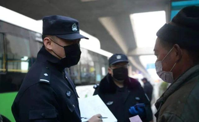 大连“5·7空难”:112人罹难，其中一乘客买了7份意外险，动机成迷