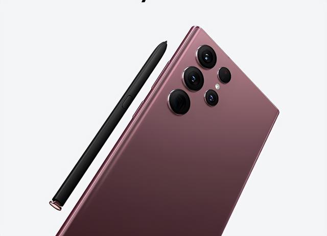 三星s22 ultra发布较早,芯片也仅仅采用了骁龙8,但其独有的s-pen的确