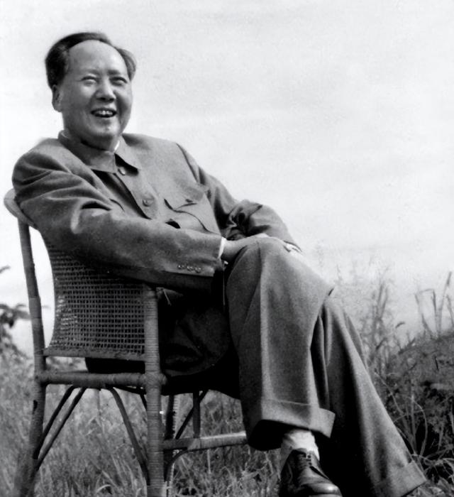 1949年周总理向毛主席推荐叶剑英担任外交部长，叶帅：还是算了吧