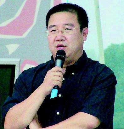 英如镝：我爸是英达，我哥是巴图，我在拥有父爱的环境中成长