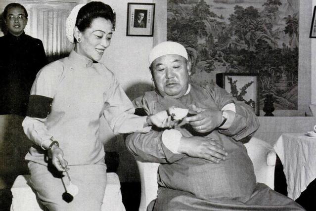宁夏“土皇帝”马鸿逵：带8吨黄金逃亡美国，晚年厚颜无耻想回国