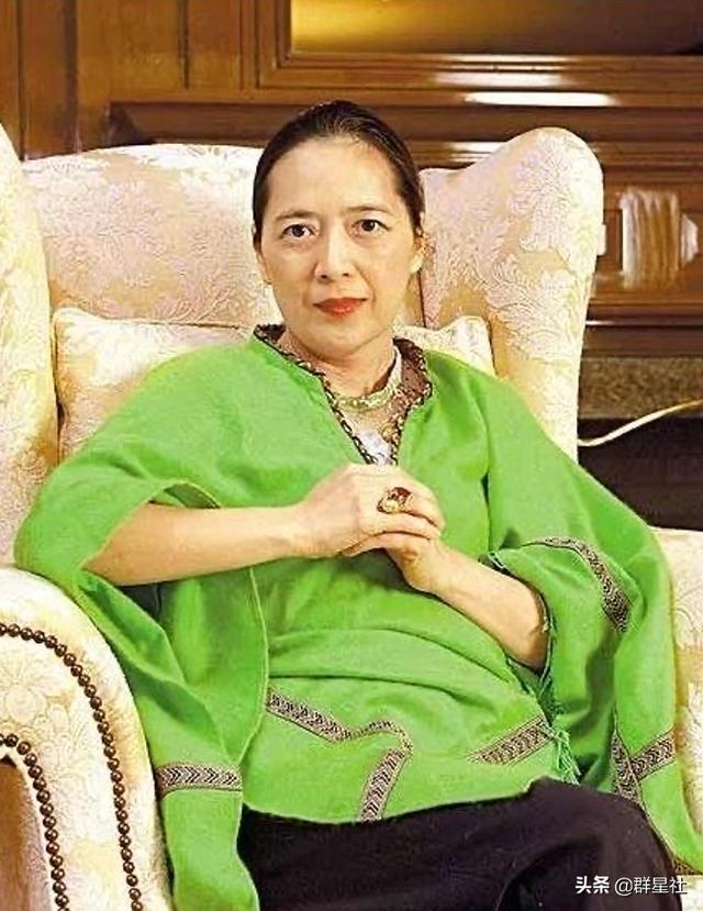 港姐李嘉欣：拼尽全力争宠俘获男人芳心，为何到头来还是被骂？