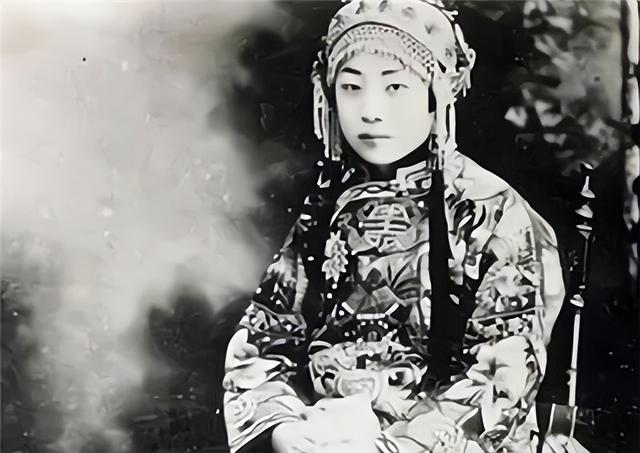 晚清颜值派超级女星杨翠喜，到底有多美，身价万金皇家子孙都垂涎