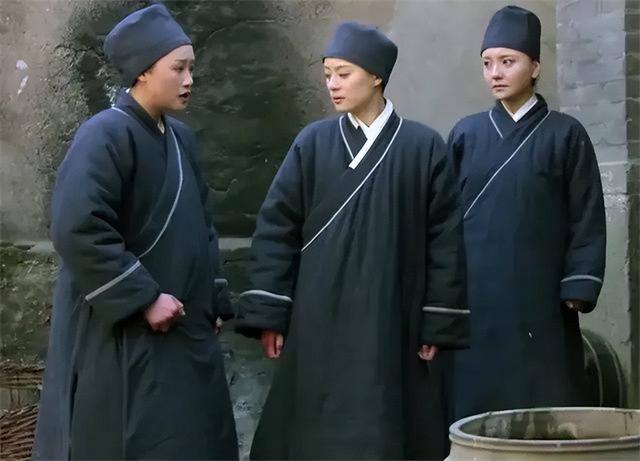 仁义师太绝食7日圆寂，坐缸3年肉身不腐，女性特征消失