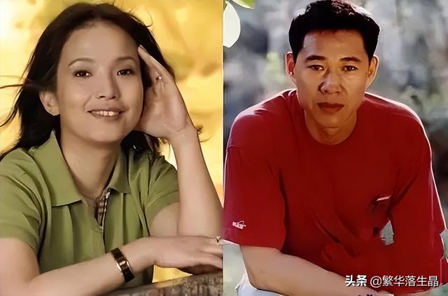 吕丽萍喜迎62岁生日，老公孙海英深情献花，两人感情甜蜜