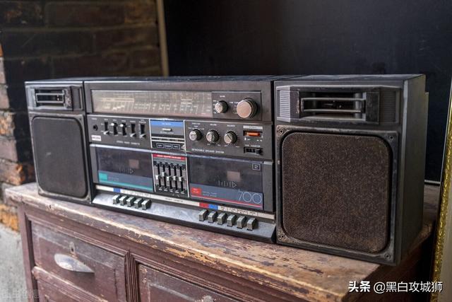 复古？大数据备份存储不用硬盘！90年代的技术正在复苏