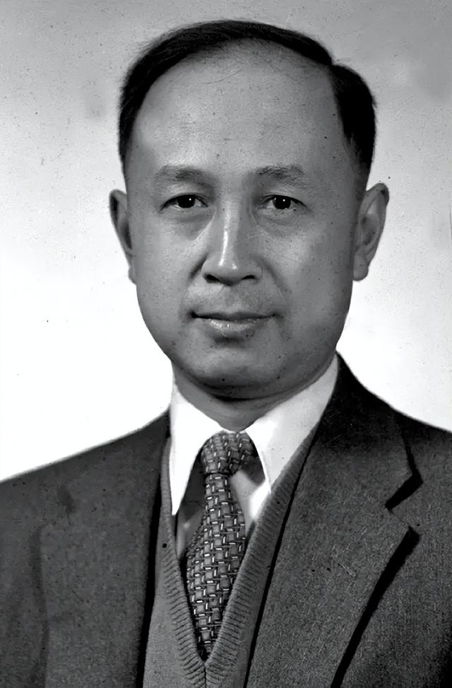 1956年，钱学森分到一辆蓝色轿车，全北京就2辆，聂帅：赶紧换掉