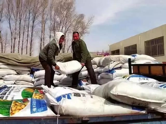 化肥、地租涨20%，全球闹“粮荒”，2022年粮价能大涨吗？早了解