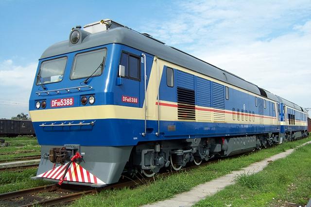 东风8型(df8)内燃机车东风8型柴油机车(df8),是中国铁路使用的一种