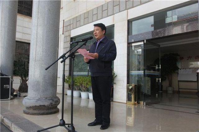 云南一县委书记落马记：和商人打牌“赢”641万，13年敛财1188万