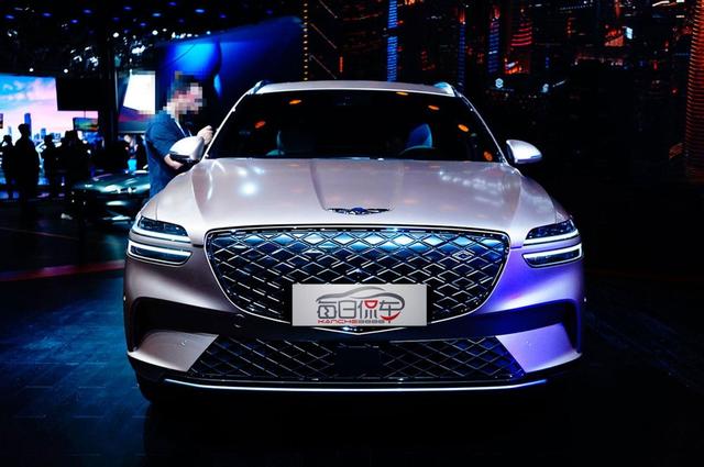 零百加速4.5秒 智能电动四驱 有个性够豪华 捷尼赛斯GV70实拍简评