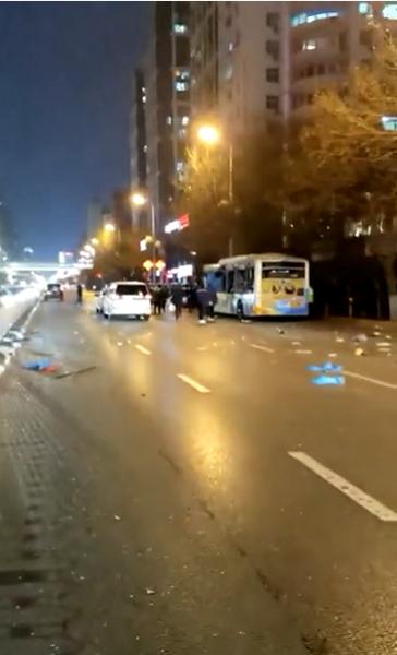 沈阳一公交车爆炸 有人员受伤
