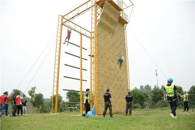 红色团建道具