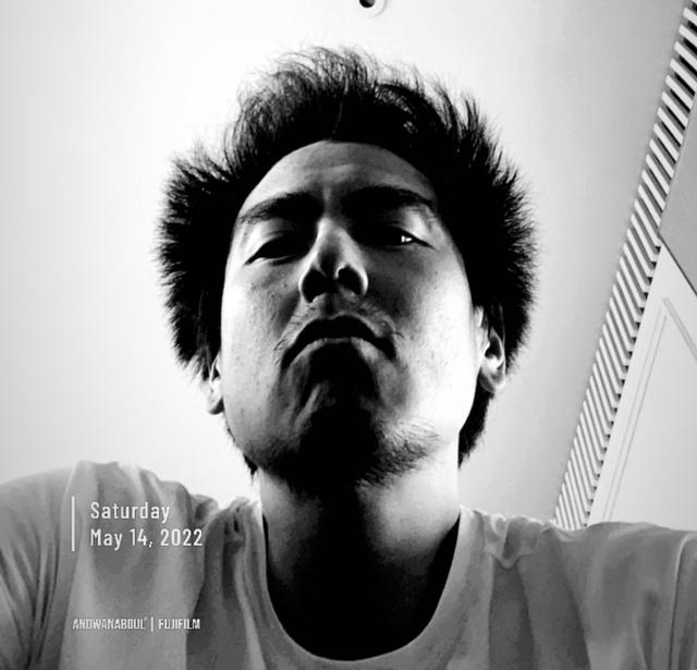 彭于晏彻底放飞自我！蓬头垢面胡子长似头发，晒24张糙汉照引热议
