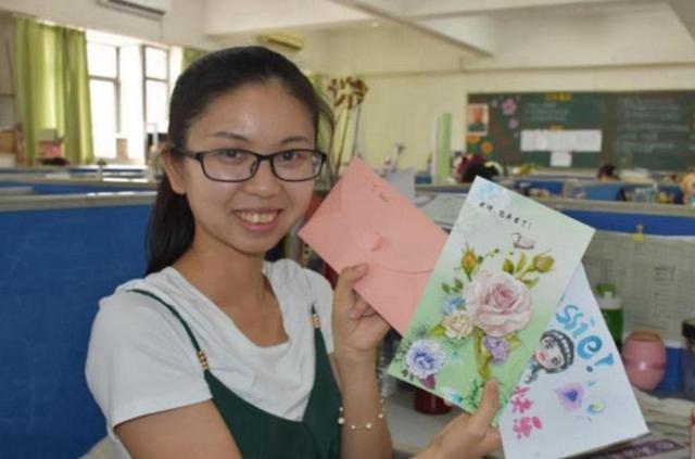 教师节送老师什么礼物合适三年级，教师节送老师什么礼物合适三年级手工