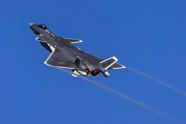 歼20已与F35交锋！美上将承认解放军优势，F35被发现并遭歼20驱离