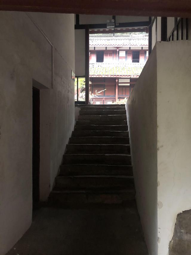 一不小心又成了夜遊~周末街子古鎮康道徒步到光嚴禅院~腳都走麻了