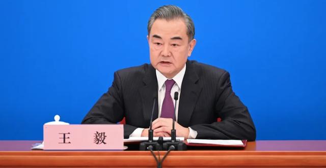 王毅访印前夕，拜登点名警告印度，印媒：三点原因必须与中国和好